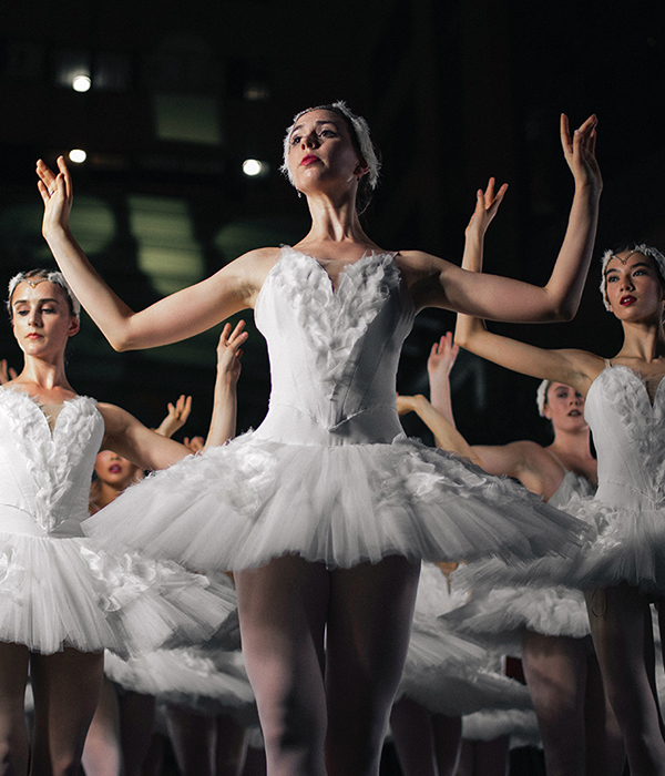 Victoria - KizzArte ΜΑΘΗΜΑΤΑ KIZOMBA, SEMBA 